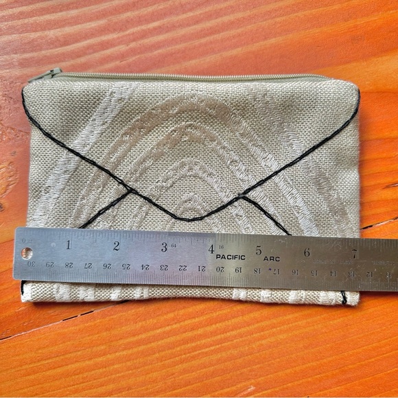 Handmade Small Fabric Pouch - Picture 4 of 5